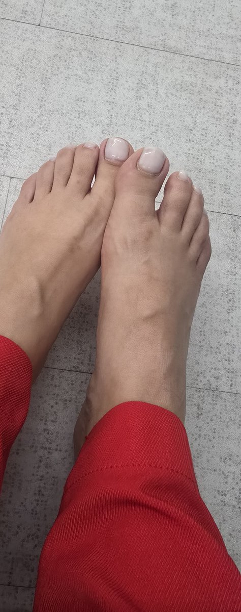 Jessfeet89's tweet photo. @morguna11 Piecitos mañaneros 
#feetfethish #feet #PiesFemeninos #pies https://t.co/LaPDXy29ON