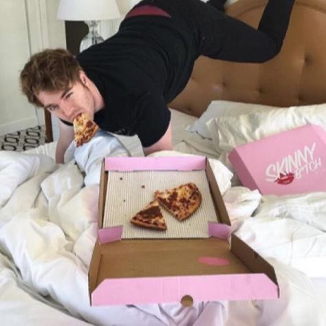 precumorpregame's tweet photo. I’m on Pinterest looking at bullshit #fatterinperson https://t.co/Z4330kMAiT