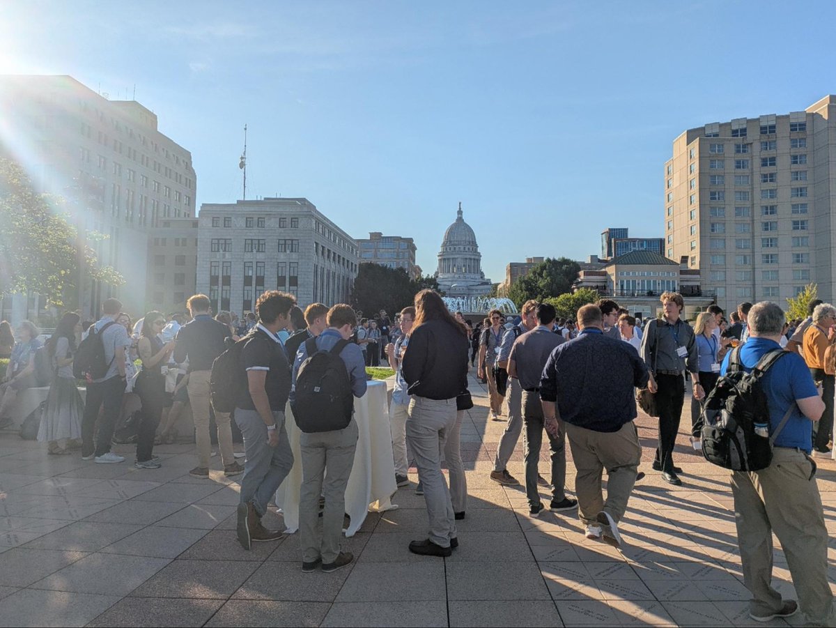 ametsoc's tweet photo. Halfway there! #AMSMadisonSummit is in full swing 🌤️

This year’s summit has brought together 8 conferences, 1,000+ attendees, 626 oral presentations, and 344 poster presentations. Thank you for being a part of this incredible week—we hope you're having a great experience so far! https://t.co/B8VQrX0MFU