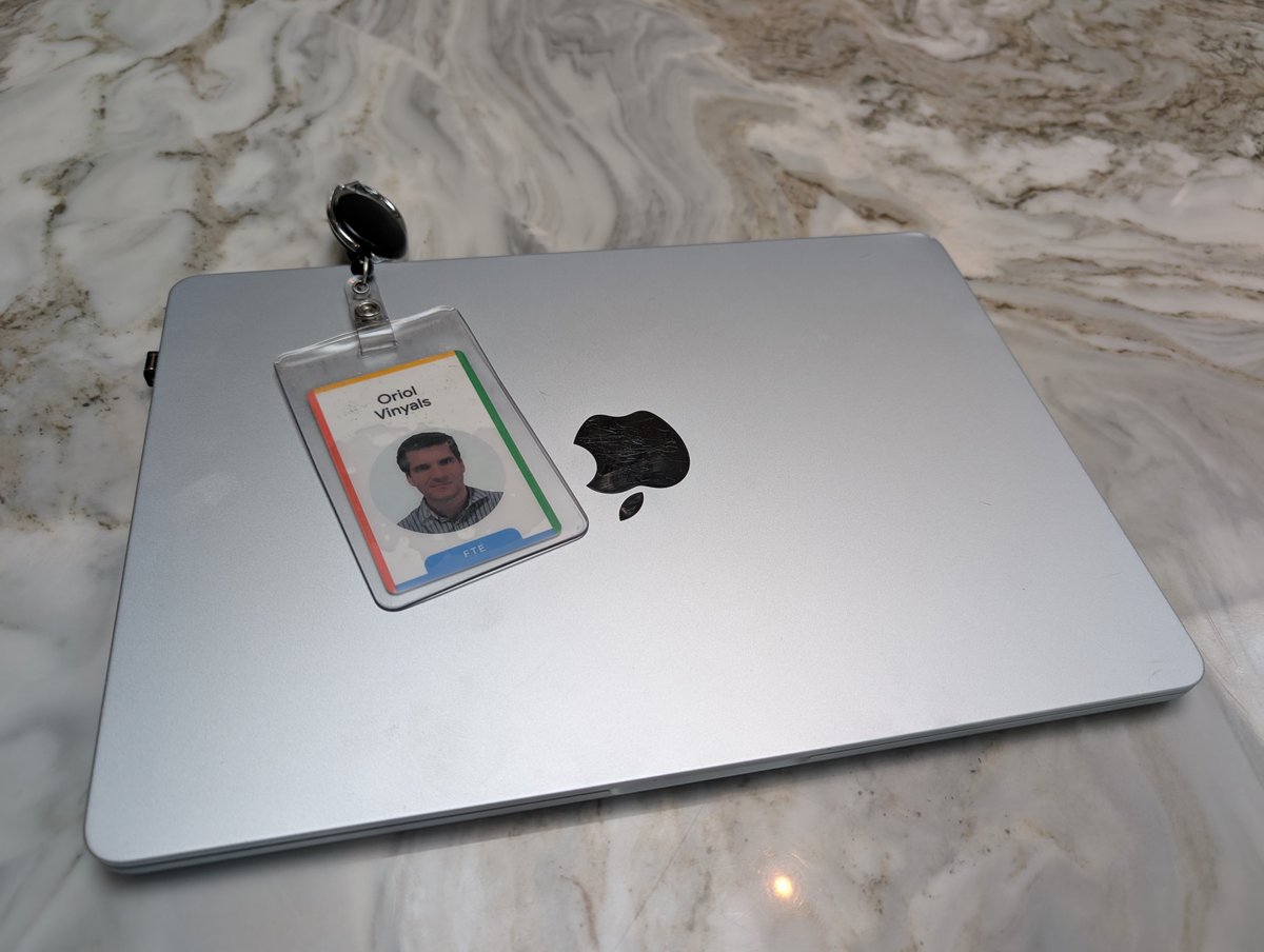 OriolVinyalsML's tweet photo. Thirteen years ago, a quick email exchange with @JeffDean brought me to @Google. After an unforgettable journey from Brain, to DeepMind, and to @GoogleDeepMind, working on seq2seq or distillation, and co-leading huge projects such as AlphaStar, and Gemini, I'm saying goodbye to GDM.

The best part? The same person who brought me in is challenging me to take the next leap.

Excited to build Discovery Loop (@DiscoLoopAI) alongside @JeffDean, @quocleix, and @Sanjay_Ghemawat

Deeply grateful to everyone who made GDM feel like home. Time to try something new and to keep it drastic! ✨♾
