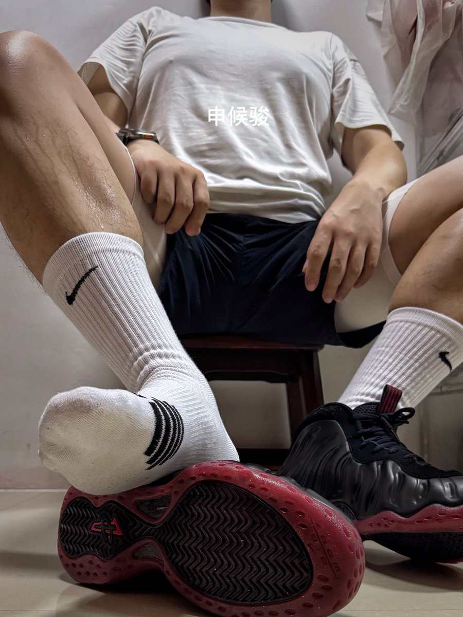 shenhoujun0s's tweet photo. 0️⃣☕️ #白袜 #socks #篮球袜 #球鞋 https://t.co/2G96DLQLAz