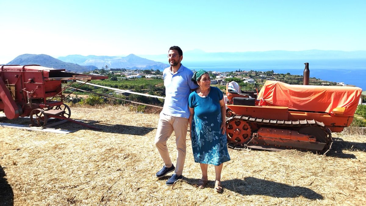 Vinodabere's tweet photo. Mandarano di Lipari e il grano del nonno Nino, la farina siciliana che proviene da 20 spighe nascoste in un vasetto per 30 anni
#aziendamandarano #lipari #farina #frano #vinodabere
https://t.co/ULA05zlOq0 https://t.co/TYDb5w8Qwg