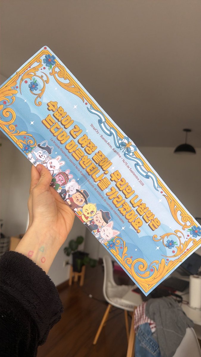 straycats1025's tweet photo. Lo imprimí en papel choto (y colores que están x gastarse) MIREN QUE TIERNO aunque no gane yo lo mando a hacer ya fue ESTOY EMOCIONADA https://t.co/69Vm0n5YcC