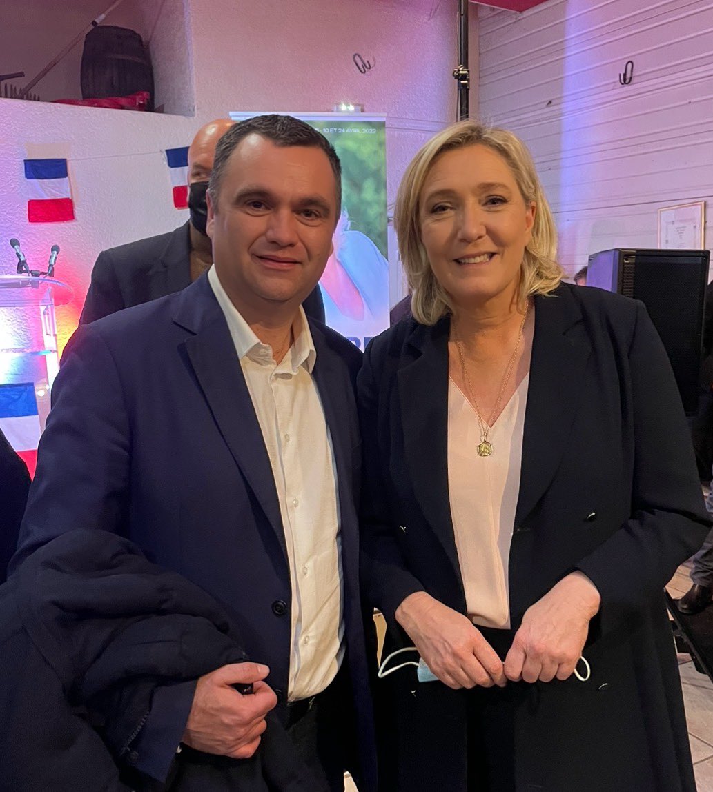 CDelapierre's tweet photo. Joyeux anniversaire à @MLP_officiel 🎂

En route vers la Renaissance 🇫🇷 https://t.co/zFnnwDnPr3