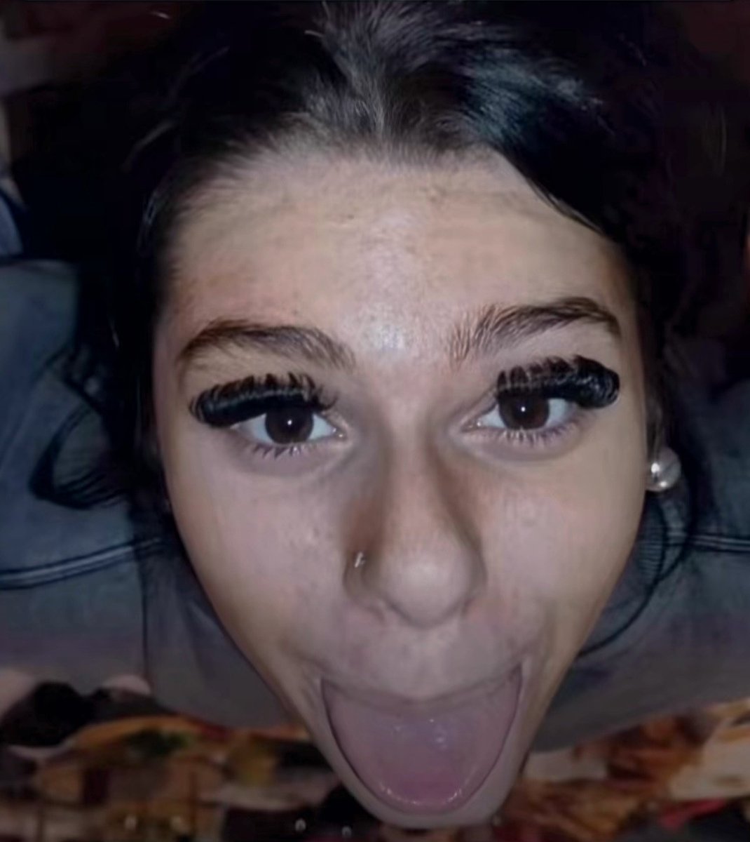 cdulourrd_'s tweet photo. Donc c'est sa que tu fait Mymy 🍭 avec Chikanos 💀😂

J'ai mis la vidéo qui tourne dans ma b!o.. ↗️ https://t.co/QNMJD71ZkF