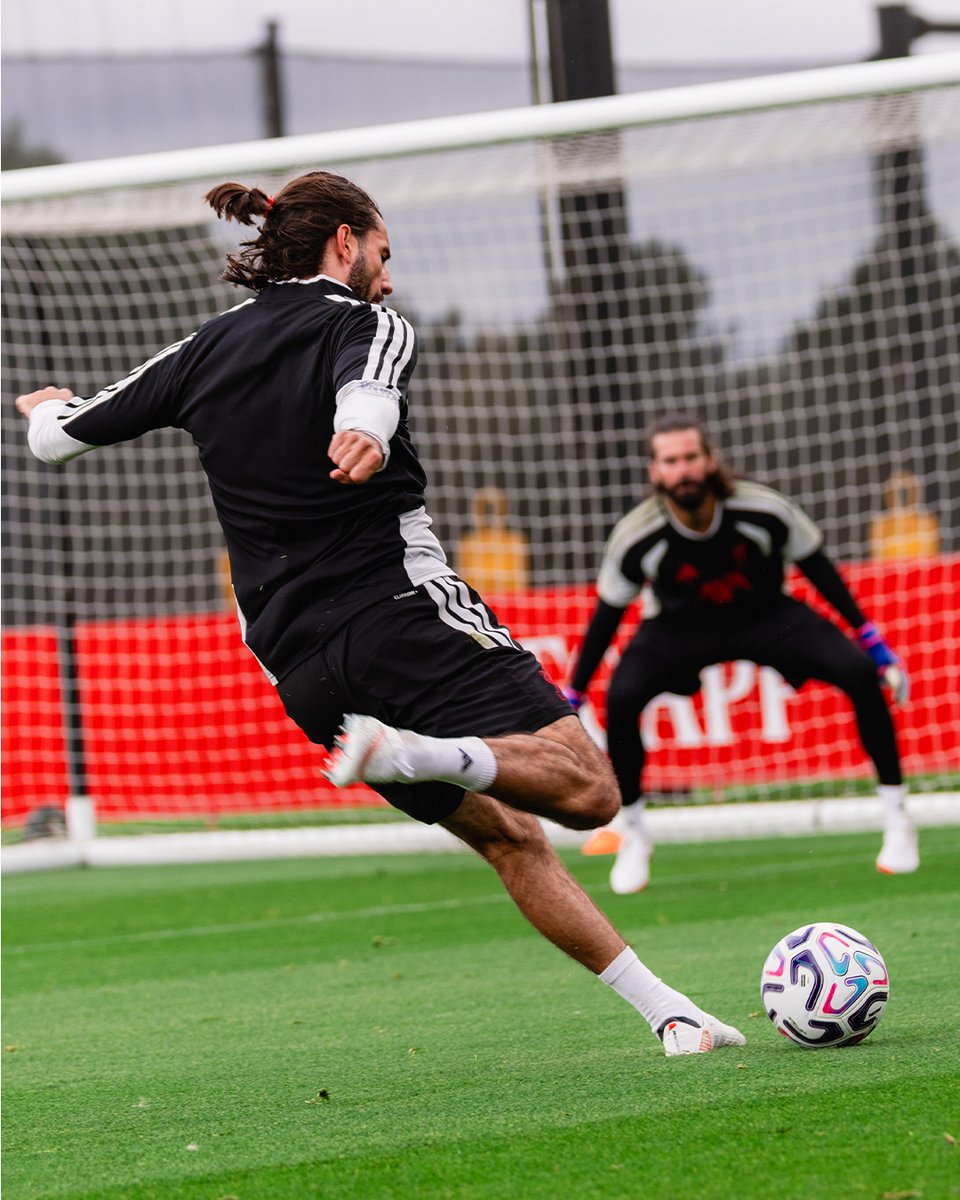 LFC's tweet photo. Reds at work ⚽️