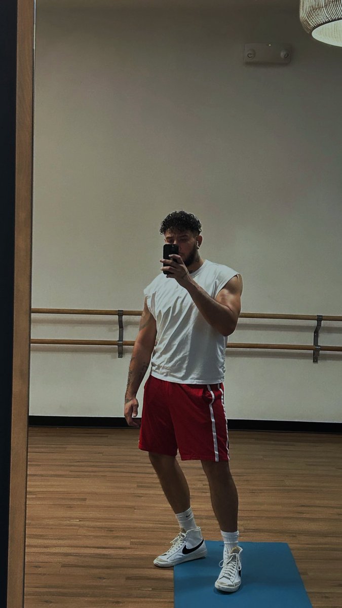 OnlyMarcos22's tweet photo. Morning full body workout was success 💪🏽 https://t.co/zzuS3xKdYh