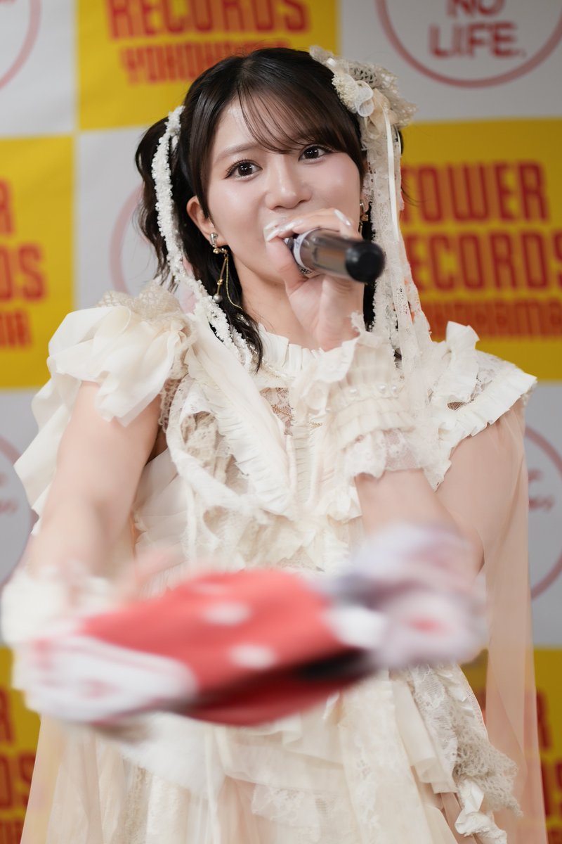 ku7777ro's tweet photo. ８月５日
「ひかりあと」リリースイベント1部
タワーレコード横浜ビブレ
#ミレソロひかりあと 
#にゅーえももん 
#星名美怜 https://t.co/Xn2QizcRiF
