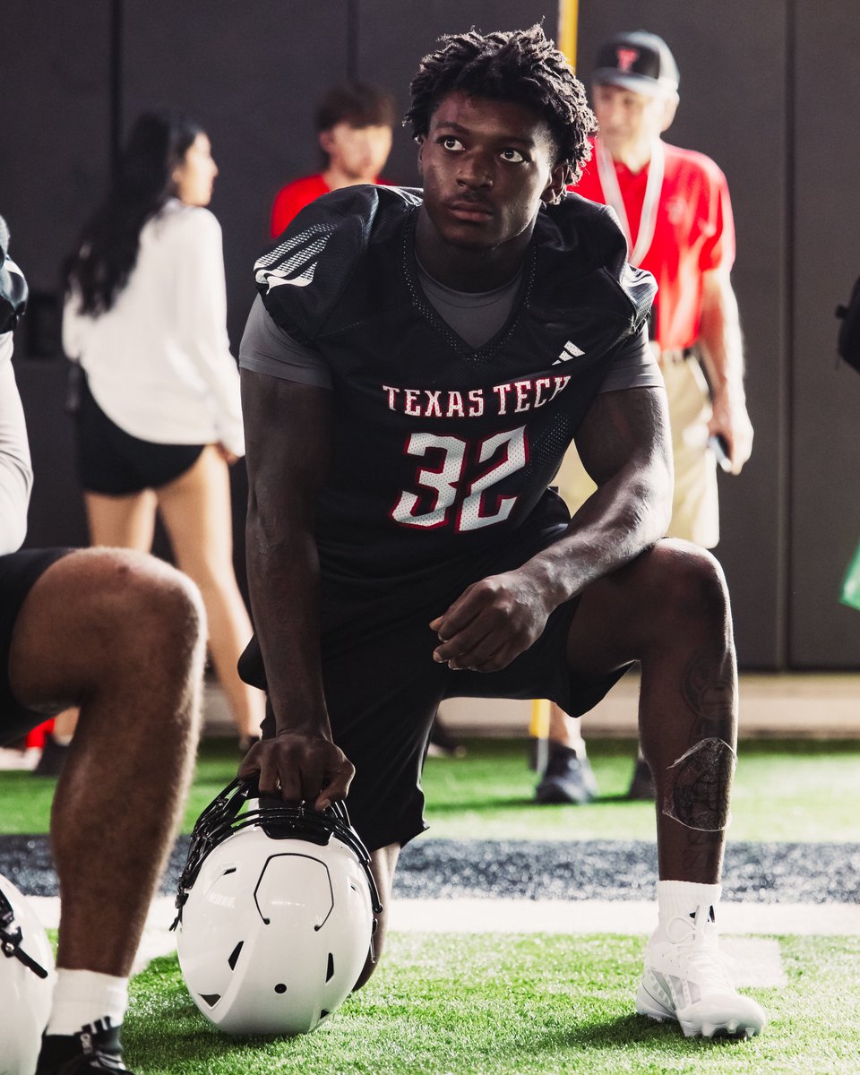 TexasTechFB's tweet photo. He’s here 💪

Welcome to our newest resident of the 806, @DamionGuyton3 https://t.co/AiLppkpWHX