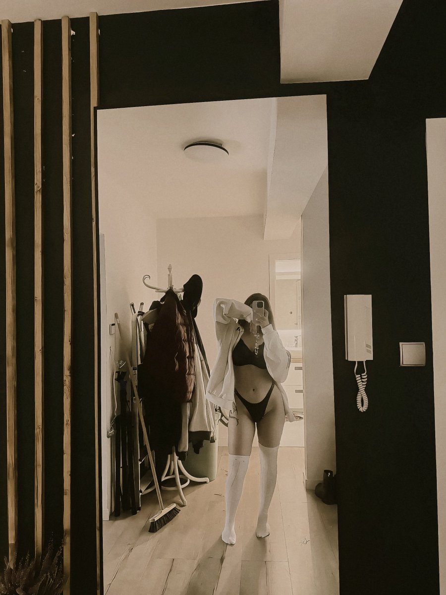 Nadiacustom's tweet photo. Too hot 🥵 https://t.co/ITkHzGnDlm