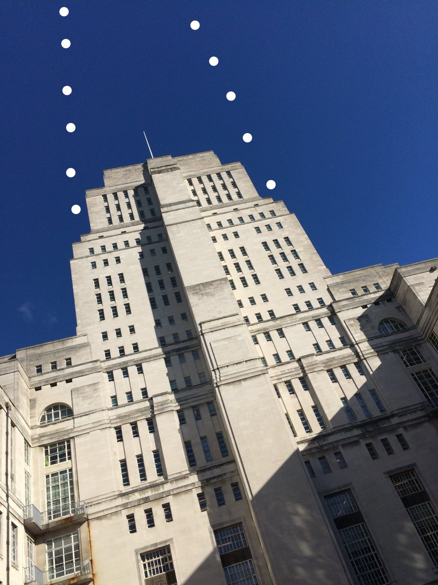 TheReduxProject's tweet photo. The #DamageControl skyscraper exteriors and lobby from #SpiderMan: #BrandNewDay were filmed at a digitally-extended #SenateHouse - arguably #London’s first modernist skyscraper, and the city’s tallest non-religious building for 26 years.
#CharlesHolden #SpiderManBrandNewDay https://t.co/5xt9A3W9iq