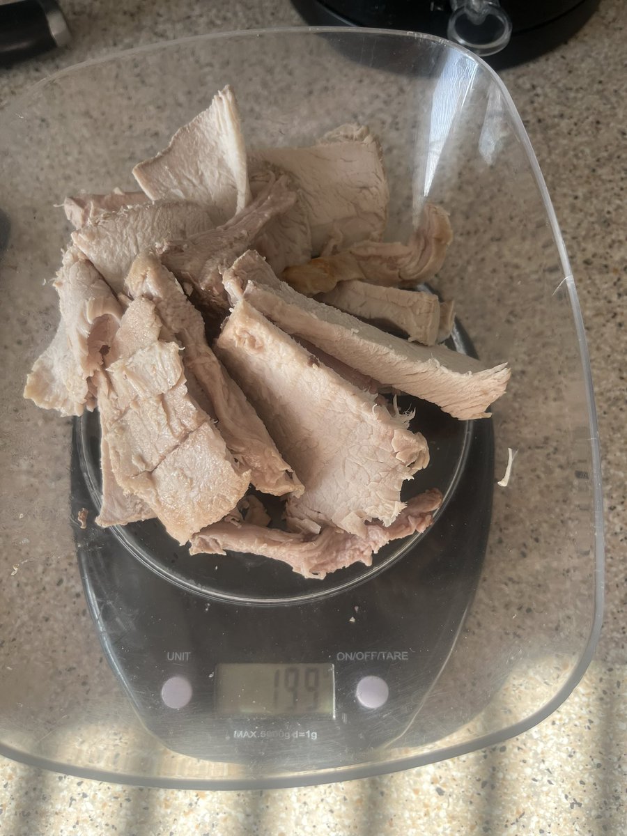 v1ck116's tweet photo. @Tesco  I paid £7.58 for a 1kg pork joint, and got just 200g off of it that is somewhat passable to eat, no where near enough to serve for dinner https://t.co/JfZkRWCWFe