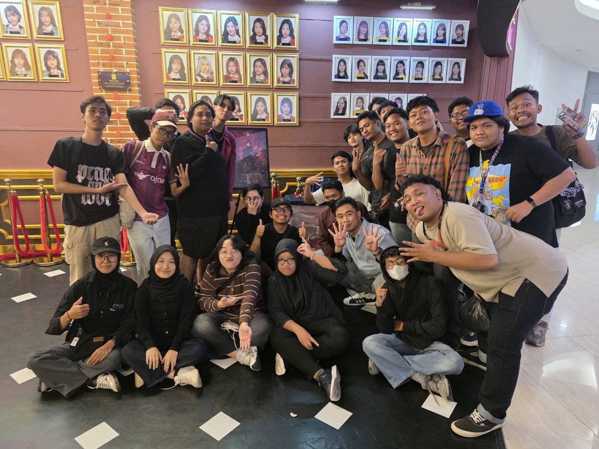 FreyanationID's tweet photo. Terima kasih untuk teman-teman yang sudah meramaikan Project Seraph kali ini untuk merayakan 400 show kak Freya ✨

Perjalanan masih panjang. Mari terus membersamai kak Freya untuk meraih pencapaian membanggakan lainnya! 🙌

So, what's next? @Freya_JKT48 👀

#ProjectSeraph400 https://t.co/Ku42TKmcho