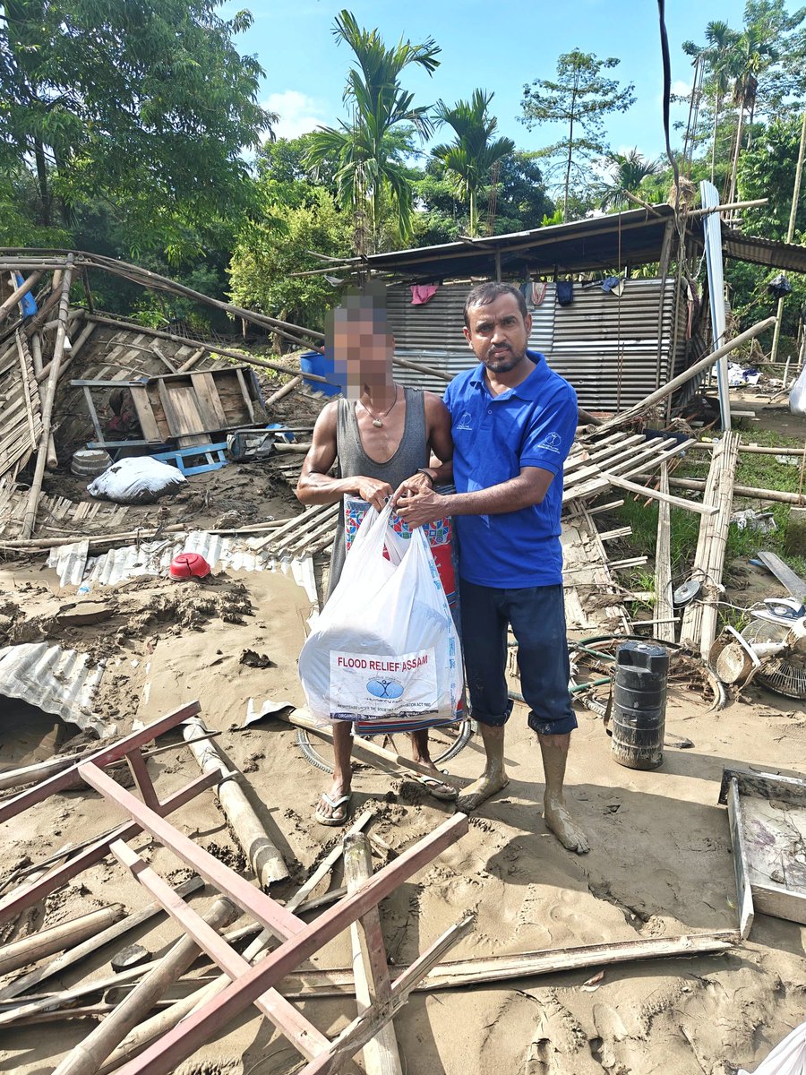 HumanityFirstIN's tweet photo. The Humanity First India – Assam Chapter is preparing and distributing flood relief kits to families affected by the floods. Every kit delivers hope, care, and essential support.

Together, we stand with Assam. 🤝

#Assam #FloodRelief #HumanityFirstIndia #ServeHumanity https://t.co/Y3AekRhPJX