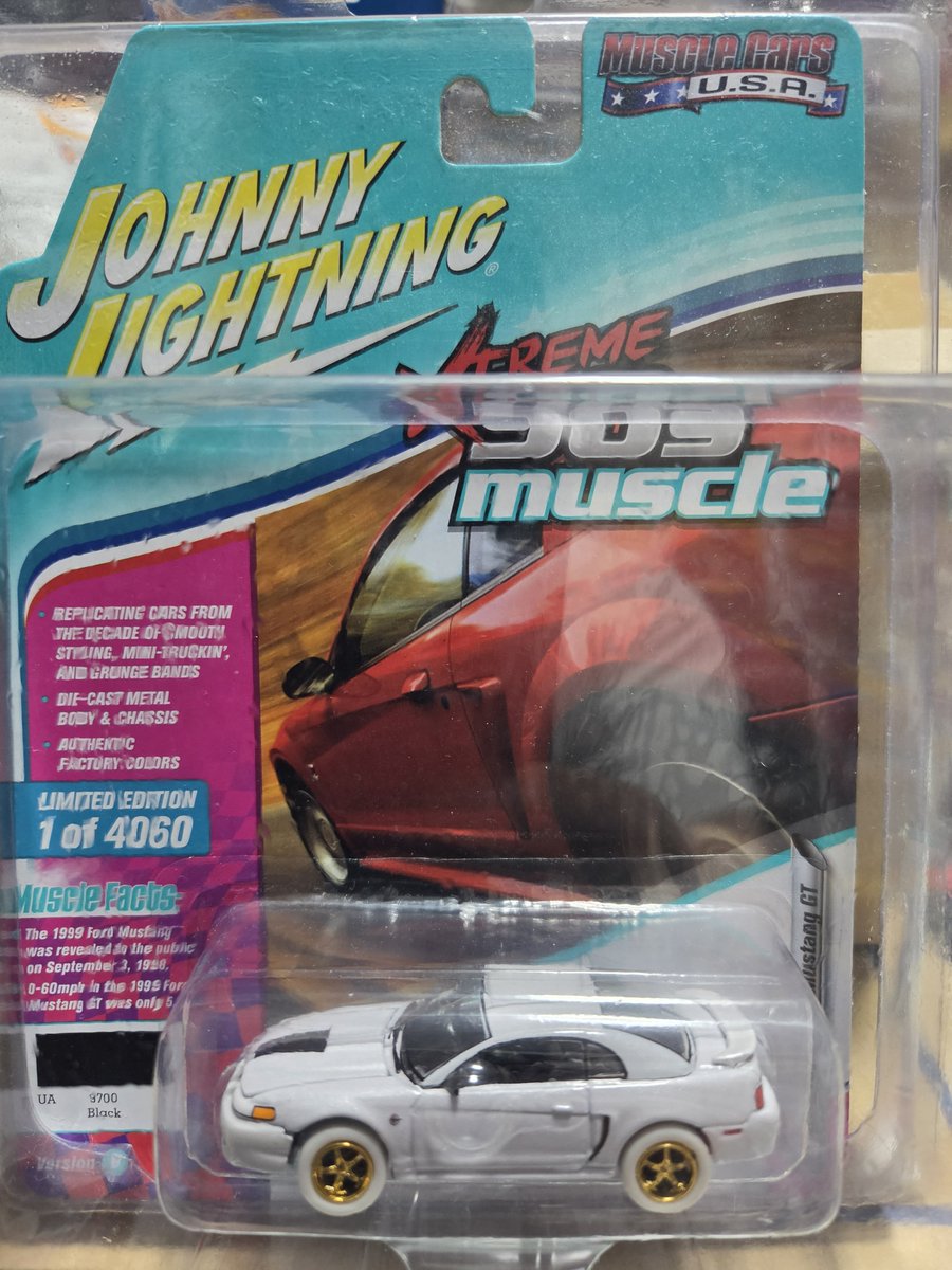 MuXiong20802's tweet photo. 今回は昔し購入した✨JOHNNYLIGTNING✨
90sMuscleマスタングGT
貴重なホワイトライトニングゴールドホイールにホワイトタイヤお気に入りの1台やっぱ今見てもカッコいいです🤩🤩🤩 https://t.co/1DosaCgfFy