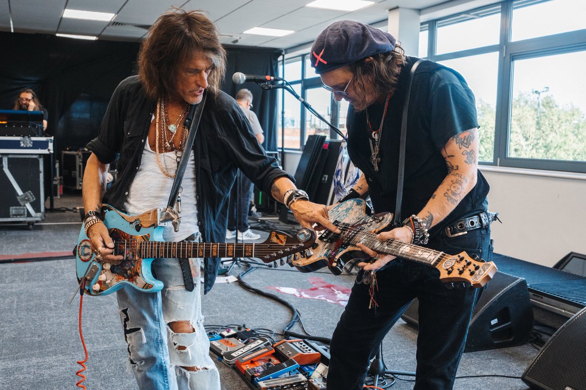 johnnydepp_283's tweet photo. Rehearsals have begun and I can’t believe it's just 7 days away from my first show at the O2 in London!! 

Johnny Depp 💘💘💘💜 https://t.co/38MJa6xOtm