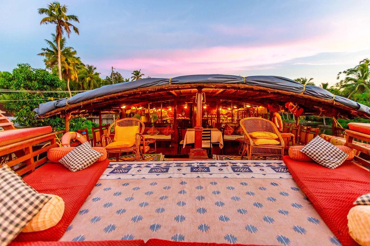 rajivwahie's tweet photo. Escape to Kerala's peaceful backwaters aboard a luxury cruise featuring elegant accommodation, authentic cuisine and spectacular scenery.
🌐 https://t.co/HLyxQmLZMO
#KeralaCruise #Backwaters #LuxuryTravel #RiverCruise https://t.co/OaH9jQhWqc