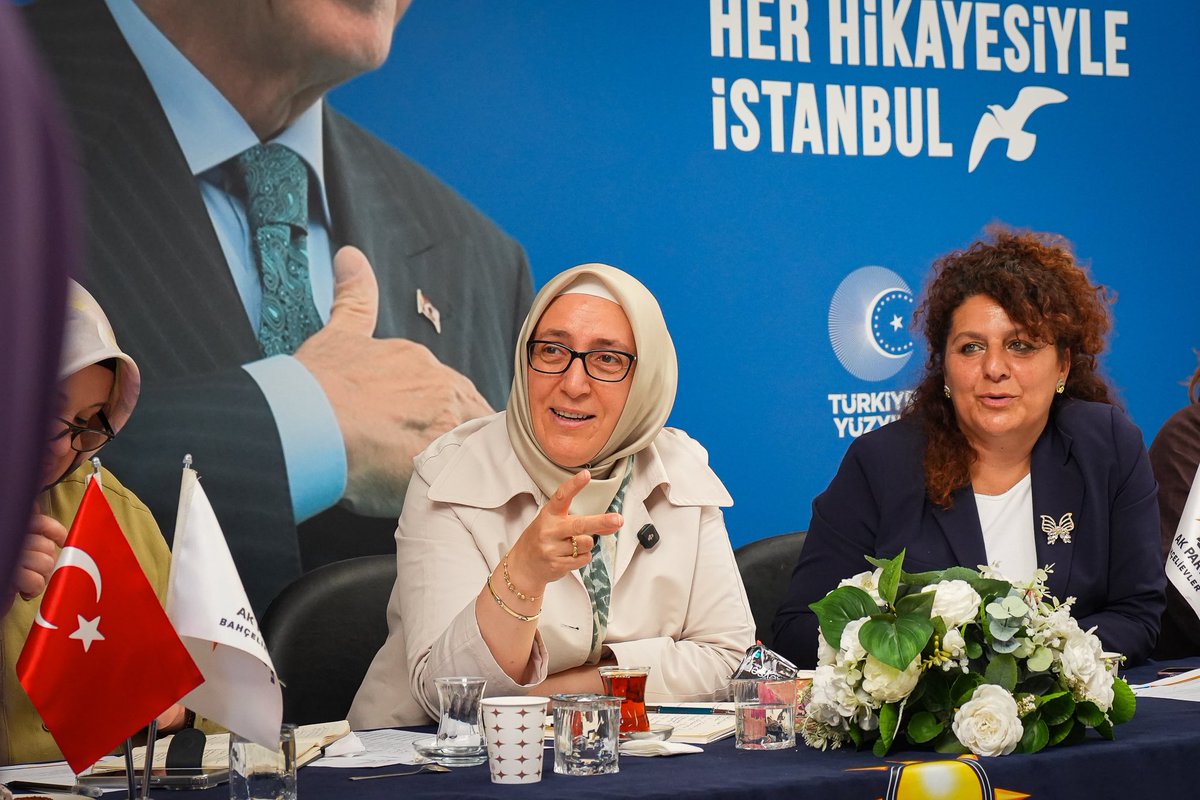 salihademirer's tweet photo. Adım adım, ilmek ilmek İstanbul yolculuğumuzda bugün ikinci durağımız Bahçelievler teşkilatımızdı.

Bahçelievler İlçe Yönetim Kurulu Toplantımızda kıymetli yol arkadaşlarımızla bir araya geldik.

Aynı inanç, aynı heyecan ve güçlü teşkilat ruhuyla İstanbul’umuz için durmadan çalışmaya devam ediyoruz.