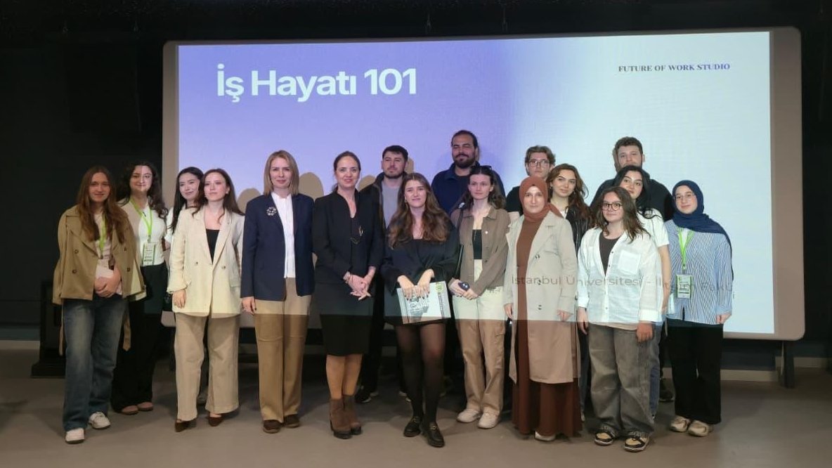 iuiletisimf's tweet photo. Halkla İlişkiler ve Tanıtım Bölümü’nün 2025–2026 akademik yılında hayata geçirdiği Mentörlük Programı’nın pilot uygulaması başarıyla tamamlandı.
Program kapsamında 36 son sınıf öğrencimiz, sektörde 20 yılı aşkın deneyime sahip 36 gönüllü mentörle eşleştirildi. https://t.co/Qdxja5ewfO