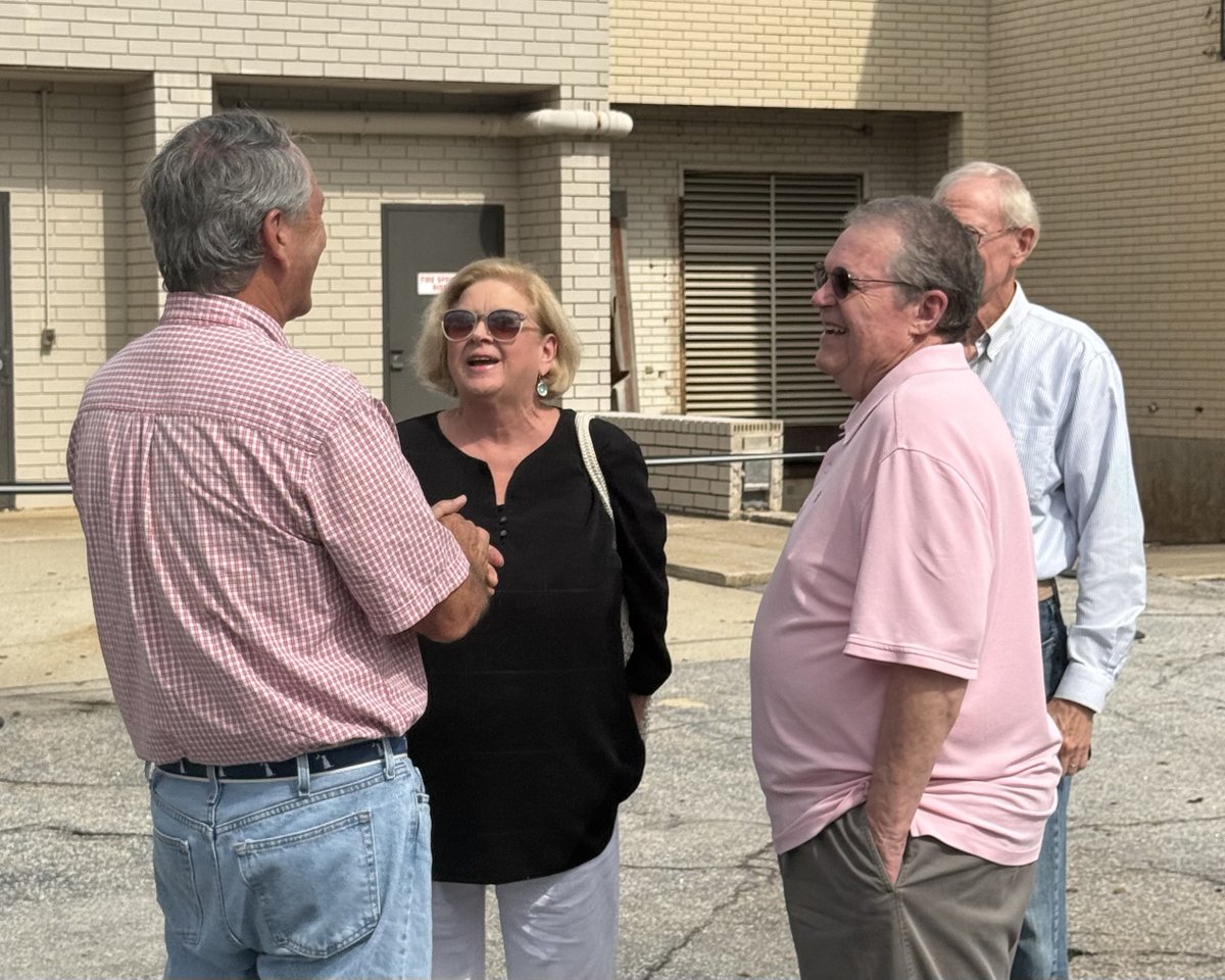 MarkSanford's tweet photo. It's so encouraging to hear your enthusiasm on the first day of early voting. Polls are open until 5:00 p.m. and I ask for your vote today because South Carolina needs an advocate for financial responsibility in Washington now more than ever. https://t.co/pLOJO5COMl