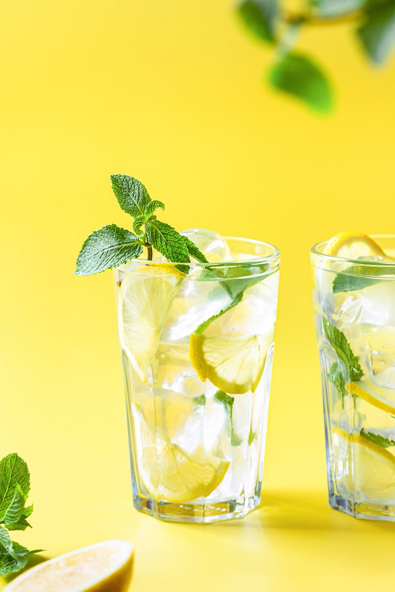 meredith91vc5's tweet photo. [Whip up a 2-minute iced honey lemon tea! Squeeze fresh lemon juice, stir with cold water u0026 a spoonful of honey. Refreshing and perfect for hot afternoons! #DrinkRecipes #QuickBites] https://t.co/aImWp4ESgv