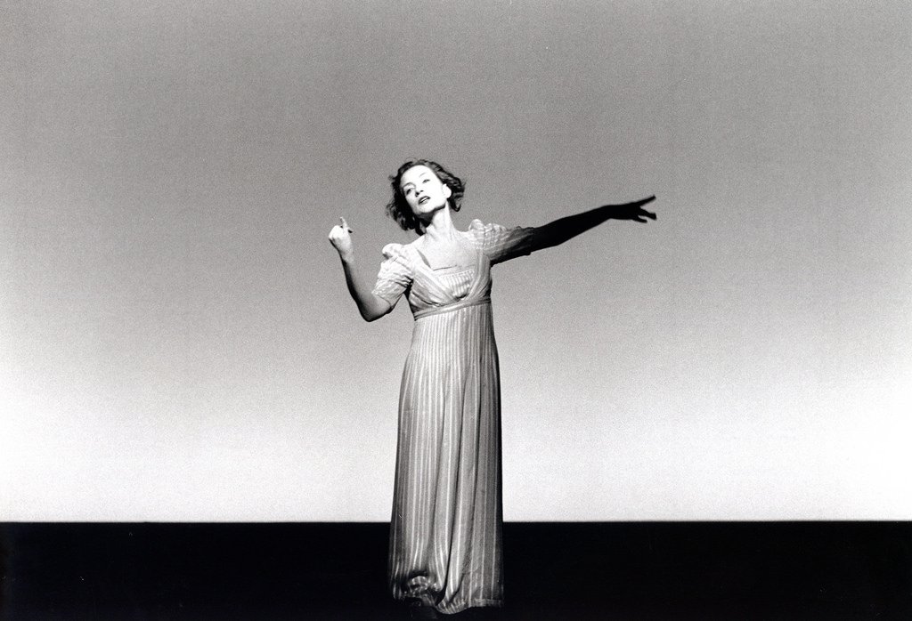 auteurhouse's tweet photo. Isabelle Huppert in Robert Wilson's theatrical adaptation of ''Orlando'', Théâtre Vidy-Lausanne, 1993. https://t.co/ENiMxn8CzN