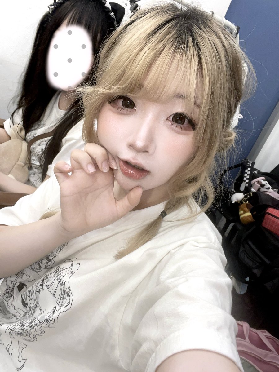 KOiD_SAM's tweet photo. 저는 두 살입니다...
。。。ミヽ(。＞＜)ノ https://t.co/CfsZOHp4Em