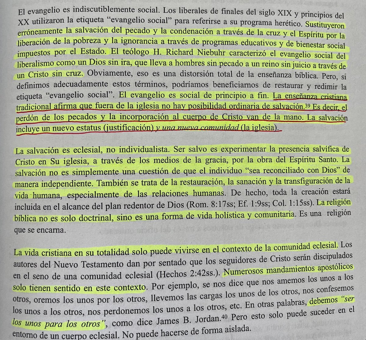 EmilioYitzhak's tweet photo. "El cristianismo entró en la historia como un nuevo orden social, o más bien, como una nueva dimensión social. Desde el principio, el cristianismo no fue principalmente "doctrina", sino justamente una "comunidad". No sólo había un "Mensaje" que proclamar y transmitir, y una "Buena nueva" que anunciar. Había precisamente una nueva comunidad, distinta y peculiar, en proceso de crecimiento y formación, a la que se llamaba y reclutaba a sus miembros. De hecho, la "comunión" (koinonia) era la categoría básica de la existencia cristiana. Los primeros cristianos se sentían estrechamente unidos y vinculados en una unidad que trascendía radicalmente todas las fronteras humanas: de raza, cultura, de rango social y, de hecho, toda la dimensión de "este mundo"." - Georges Florovksy