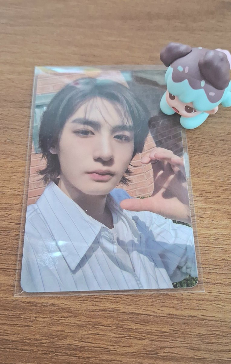 dizzinessi's tweet photo. 🍥 — feedback positivo para @_btxtss por esse leehan! foi comprado em ceg e o processo foi muito tranquilo e veio bem embalado. também quero agradecer pela paciência por eu ter demorado pra pedir o envio nacional ♡ muito feliz com a  compra! https://t.co/wmfztEz9Pd