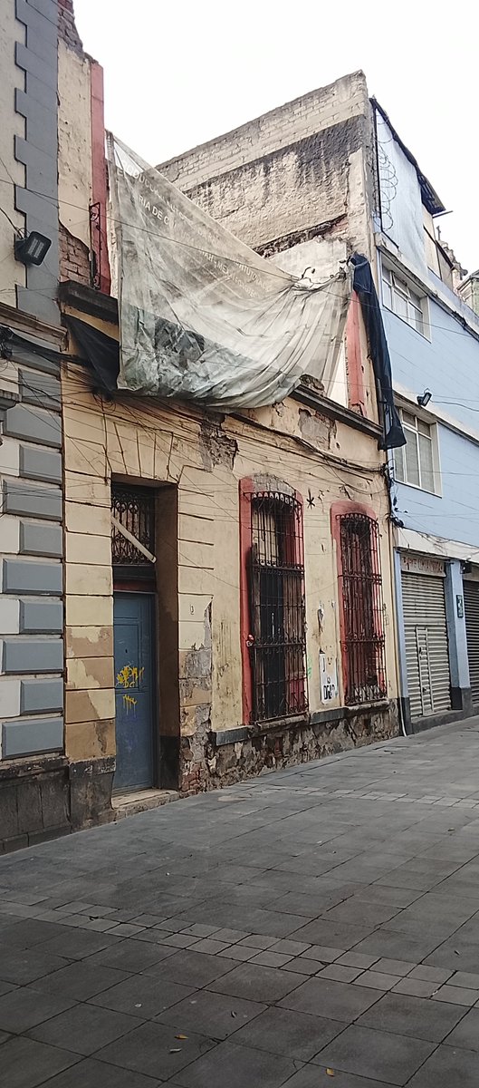 JamesBond4T25's tweet photo. Esta #PRIANdeja olvidó la @AlcCuauhtemocMx esto en el Centro Histórico..... https://t.co/5m6Ty5je3R