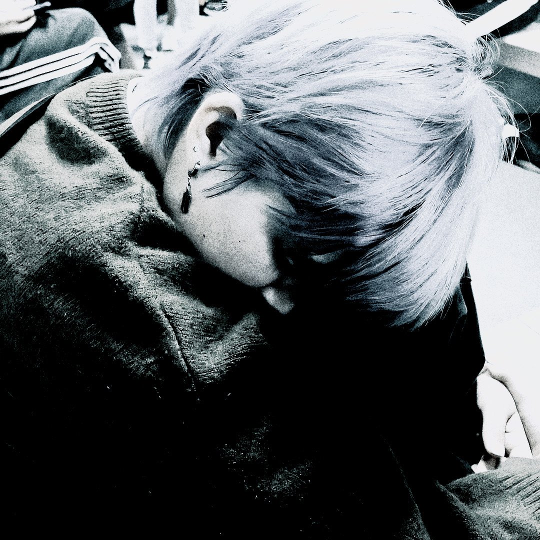chinnscs's tweet photo. ™ ; 바이커’ #MITSUKI ° nigh.t
INside ---- POETRY y STORM’

⠀ ⠀ ㅤㅤ⠀ https://t.co/9KzHLwfzy2
