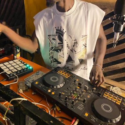 djkonfusiongh's tweet photo. #NewProfilePic https://t.co/QXdE2zys9z