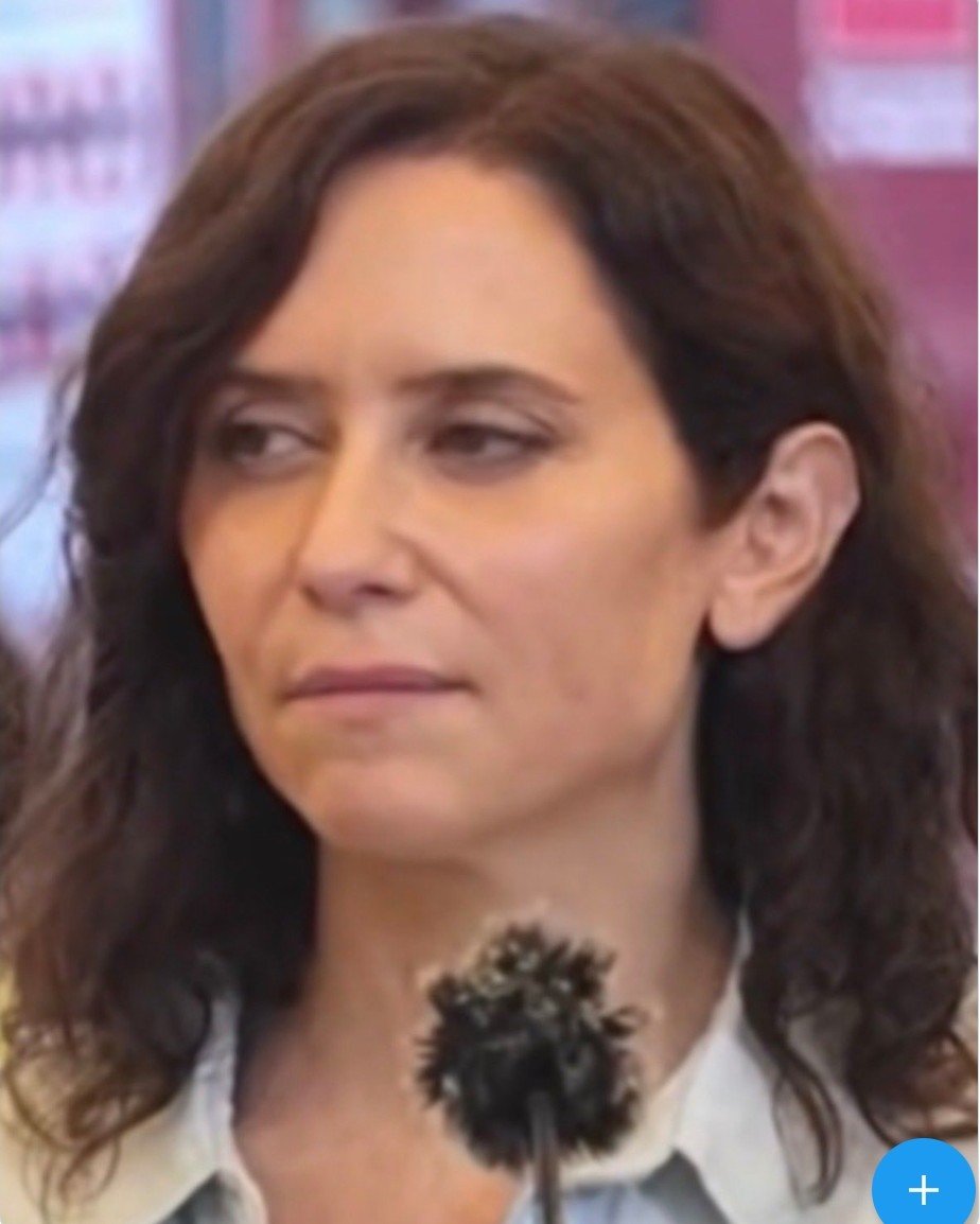 Pepeluis1150491's tweet photo. A partir de hoy yo también voy  hacer caso al PP de Génova para apoyar en mi cuenta de X a la sinvergüenza, Mamarracha, a la que se llevó a 7921 ancianos,  a la hija de fruta que se quiere hacerse con todos los áticos de Madrid pagados por los madrileños.
   ¡¡AYUSO DIMISIÓN!!. https://t.co/vwAHdWVlBK