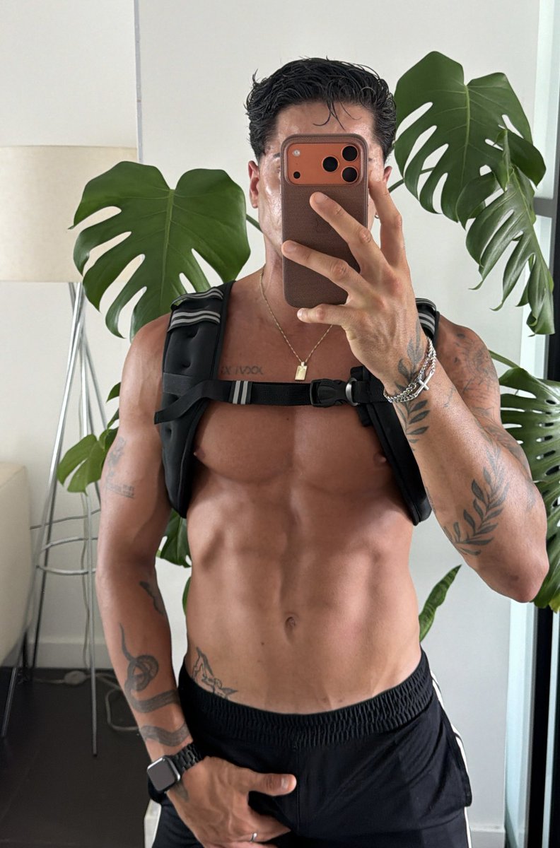 Augustoxniello's tweet photo. Vamos a correr 💦 https://t.co/MXNRdxRpVY