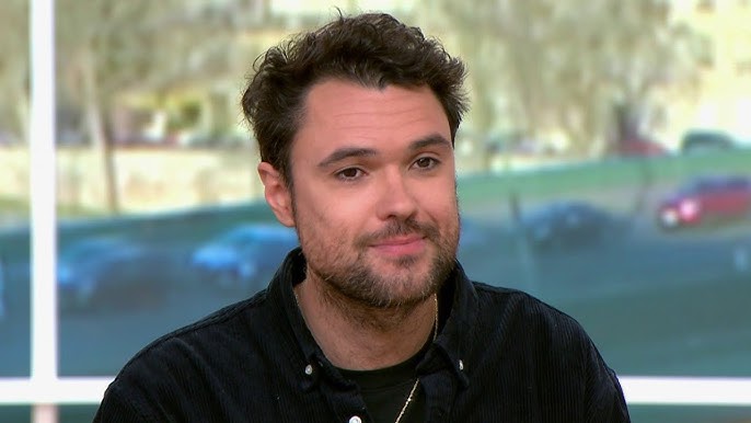 SirenesFR's tweet photo. 🔴 LEGEND | Iban Raïs, journaliste derrière l'article des Inrocks diabolisant Guillaume Pley à partir de formulations creuses et floues, aurait précédemment transmis l'adresse d'un déplacement de Zemmour à des antifas qui s'en sont alors pris à lui à Calais. (Frontières)