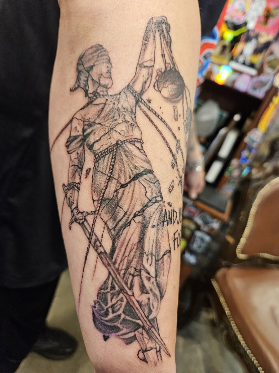 SusanHardi70118's tweet photo. @Metalmike3 Hubby's tattoo. Killer art work my friend. Thanks for sharing 🤘🤘 https://t.co/kKwZ5WIVyx
