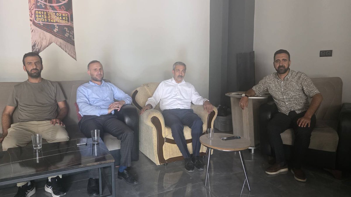 HudaParBaglar21's tweet photo. İlçe Başkanımız Orhan Zeren ve beraberindeki heyetimiz, Bağcılar Mahallemizde faaliyet gösteren kıymetli esnafımızı ziyaret ederek hayırlı işler temennisinde bulundu.

Gerçekleştirilen ziyaretlerde esnafımızın talep, öneri ve yaşadığı sorunlar dinlenirken; çözüm odaklı siyaset anlayışımız doğrultusunda istişarelerde bulunuldu.

Her zaman olduğu gibi milletimizin yanında olmaya, sorunları yerinde tespit edip çözümün takipçisi olmaya devam edeceğiz.