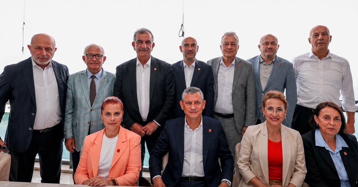yavuzyilmazd's tweet photo. YENİ Parti Zonguldak Kurucu İl Başkanımız Devrim Dural başta olmak üzere; 

Merkez İlçe Kurucu Başkanımız Nazmi Özden’i, 

Ereğli Kurucu İlçe Başkanımız Zerrin Yılmaz Erdoğan’ı, 

Devrek Kurucu İlçe Başkanımız Uğur Dikenli’yi, 

Gökçebey Kurucu İlçe Başkanımız Mustafa Uyan’ı, 

Alaplı Kurucu İlçe Başkanımız Hüseyin Tosun’u, 

Kozlu Kurucu İlçe Başkanımız Merve Arslan’ı, 

Çaycuma Kurucu İlçe Başkanımız Fahri Diler’i ve 

Kilimli Kurucu İlçe Başkanımız Erdinç Kargıdan’ı; 

ve ayrıca tüm yönetim kurulu üyelerimizi gönülden tebrik ediyorum.  

Sözün, yetkinin ve kararın millette olacağı bu kutlu yolda; halkımızın umudu olacak güçlü örgüt yapısını hep birlikte inşa edeceklerine yürekten inanıyorum.

YENİ Parti, milletin partisidir. Milletin partisinin yolu açık olsun 🇹🇷