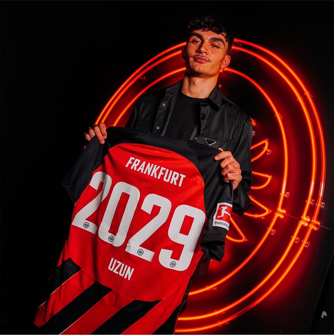 Vice1905_'s tweet photo. #Galatasaray, Can Uzun transferini 35 milyon euro bandında tamamlamak istiyor. Kulüpler arasındaki görüşmeler sürüyor.
(@Ardaozkurtt) https://t.co/twrvwU62jS