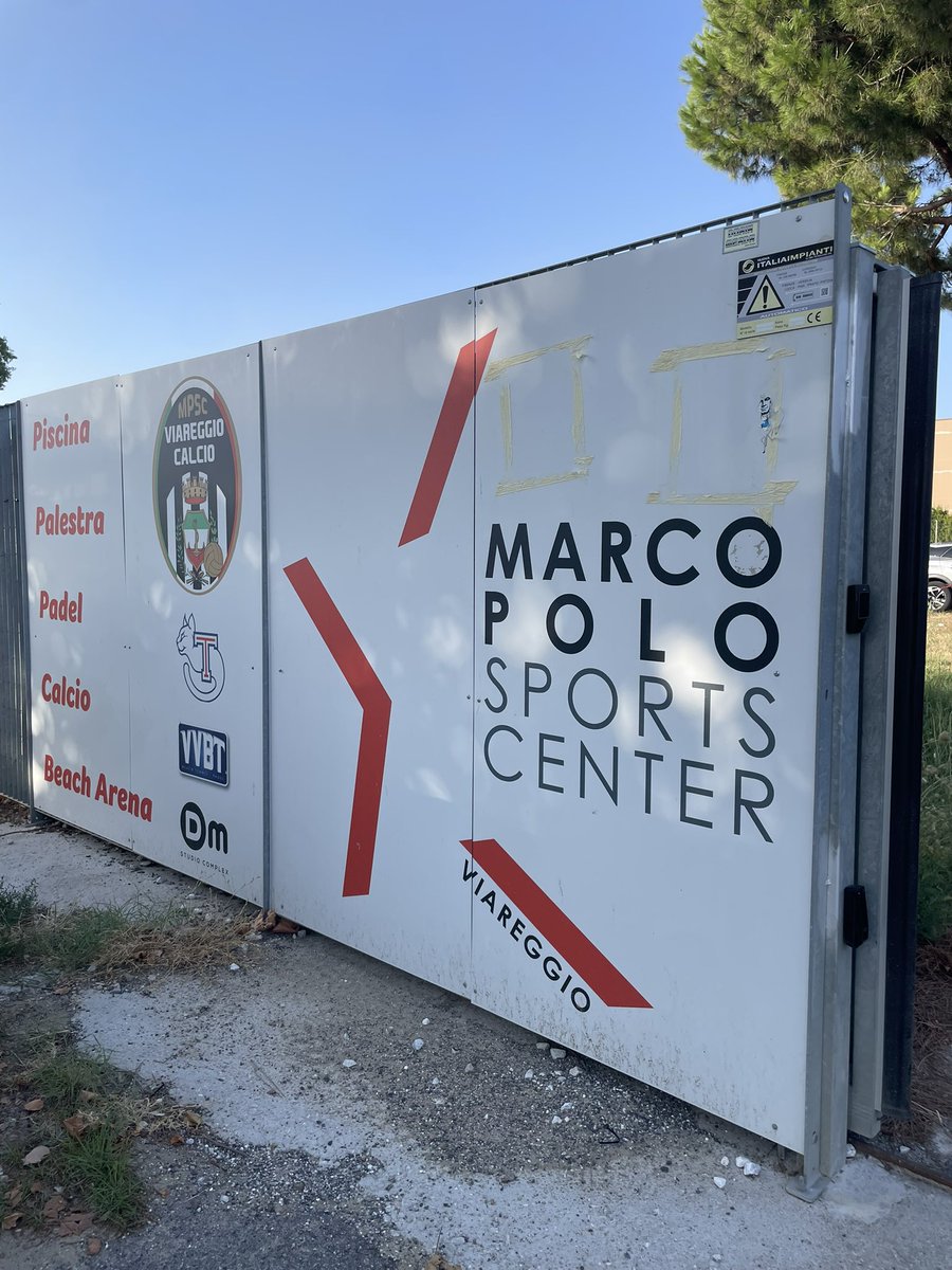 Tribuneklanten's tweet photo. 🇮🇹 Er wordt weer gevoetbald aan de Toscaanse kust. Op het Marco Polo Sports Center neemt SSD Viareggio Calcio het op tegen Massarosa Calcio 1925. #Viareggio #Massarosa https://t.co/yU7nqiEyXw