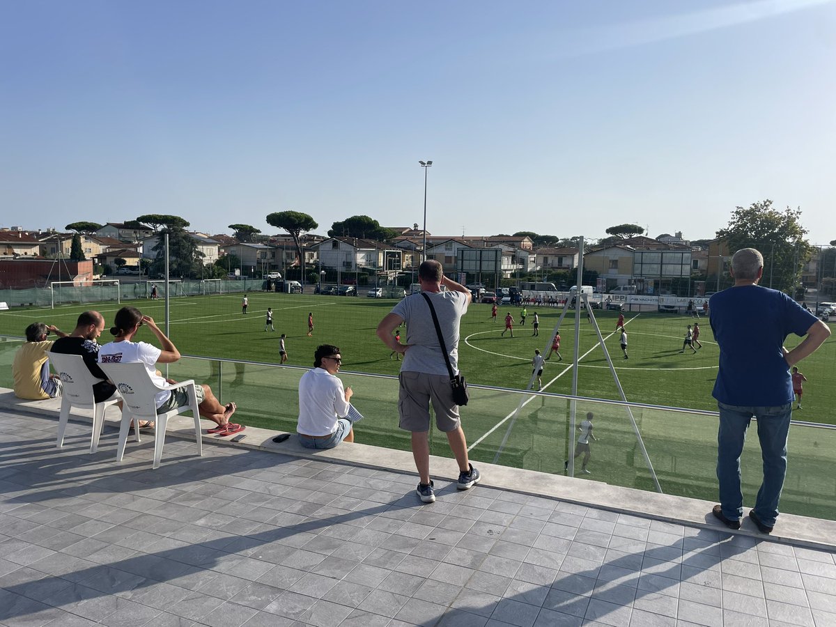 Tribuneklanten's tweet photo. 🇮🇹 Er wordt weer gevoetbald aan de Toscaanse kust. Op het Marco Polo Sports Center neemt SSD Viareggio Calcio het op tegen Massarosa Calcio 1925. #Viareggio #Massarosa https://t.co/yU7nqiEyXw