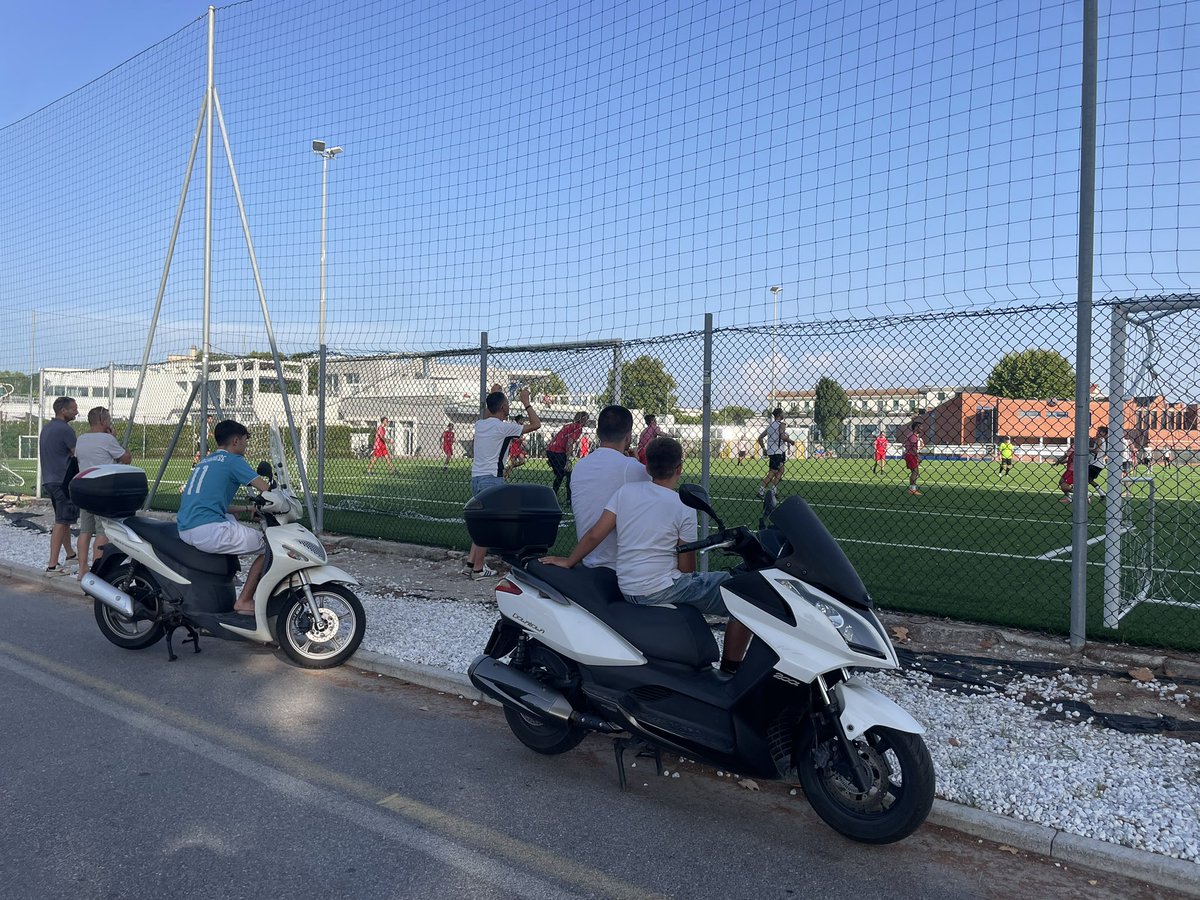 Tribuneklanten's tweet photo. 🇮🇹 Er wordt weer gevoetbald aan de Toscaanse kust. Op het Marco Polo Sports Center neemt SSD Viareggio Calcio het op tegen Massarosa Calcio 1925. #Viareggio #Massarosa https://t.co/yU7nqiEyXw