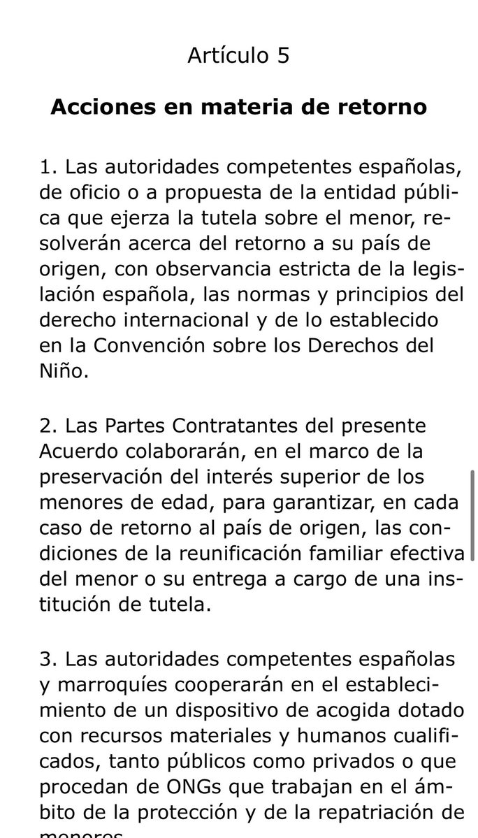 EsterMunoz85's tweet photo. Entonces por qué no se da cumplimiento al convenio suscrito con Marruecos en 2007 para el retorno de menores no acompañados. El interés superior del menor es retornar con su familia, muchas  además los están buscando. 

Art. 2.3: “Favorecer el retorno asistido de los menores al seno de sus familias o a la institución de tutela del país de origen, así como su reinserción social”.

Art. 5.2: “Las Partes Contratantes del presente Acuerdo colaborarán, en el marco de la preservación del interés superior de los menores de edad, para garantizar, en cada caso de retorno al país de origen, las condiciones de la reunificación familiar efectiva del menor o su entrega a cargo de una institución de tutela.