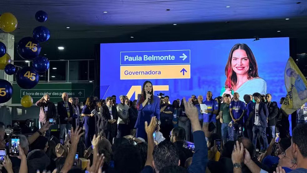 PSDBoficial's tweet photo. Paula Belmonte é a candidata do PSDB ao Governo do Distrito Federal. 💙

Em uma convenção marcada pela união e pela mobilização de lideranças, filiados e apoiadores, a Federação PSDB/Cidadania confirmou o nome de Paula Belmonte para disputar o Palácio do Buriti nas eleições de 2026.

Ao lado do presidente nacional do PSDB, Aécio Neves, Paula destacou seu compromisso com uma Brasília mais transparente, moderna e próxima das pessoas, com foco em gestão, responsabilidade e cuidado com a população.

A convenção também homologou as candidaturas proporcionais e marcou um novo capítulo do PSDB no Distrito Federal, com um projeto construído pelo diálogo e pela vontade de transformar Brasília.

#PSDB #DistritoFederal #PaulaBelmonte #BoaPolítica