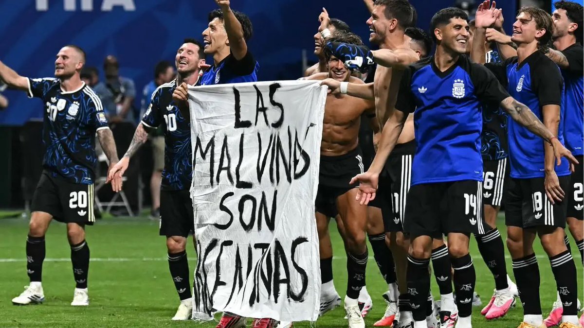 marianherrrera's tweet photo. Por algo a Milei le dio tanta bronca que la selección levante la bandera. Por algo se les cayó esta ley al día siguiente. 

Un antes y un después. https://t.co/SsiSezmjHF