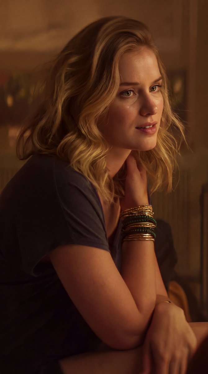 CineHubCity's tweet photo. Elizabeth Lail is glowing in these stunning new portraits. ✨🤍

Her effortless style, natural beauty, and warm cinematic aesthetic have fans talking. Which look is your favorite? 📸

#ElizabethLail #Hollywood #CelebrityStyle #EntertainmentNews #NaturalBeauty https://t.co/6hTYkaRBb5