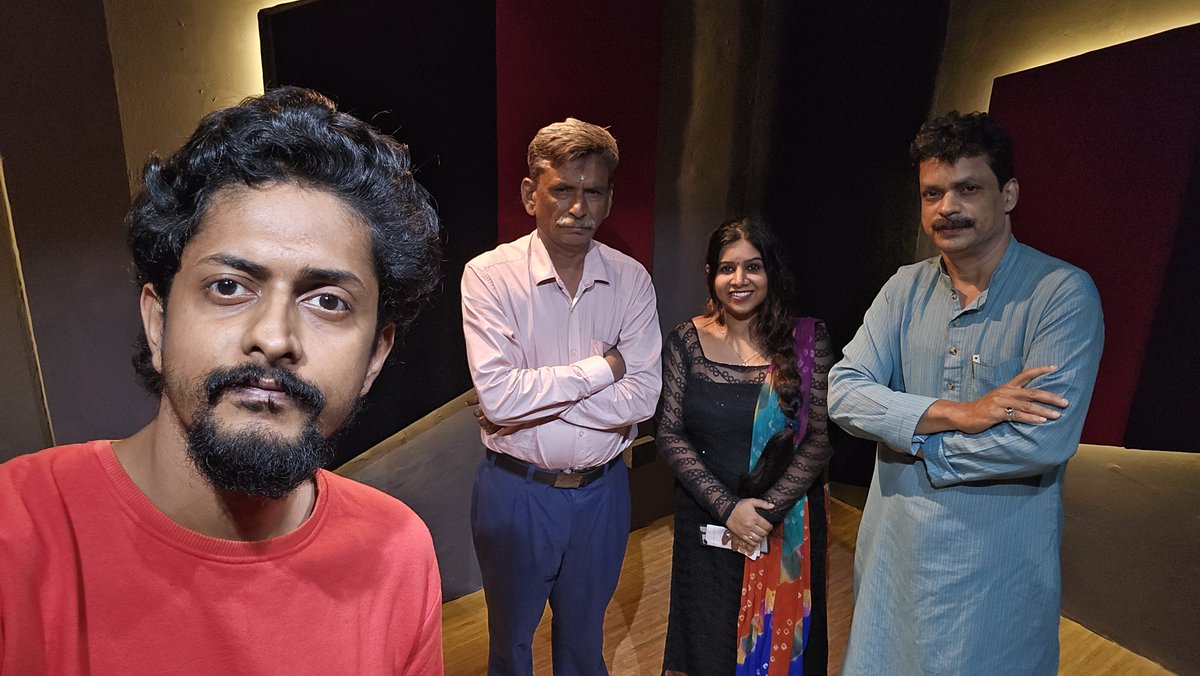 harishankarem's tweet photo. Voice at Sarcastic Fridays Studios Aluvi Centre 
തുമ്പപ്പൂക്കുടം 🏵️ Thumbappookkudam 🏵️
Vox : Sharanya Sreedas 
With lyricist Jayaraj Thacheril and Sriviswesh Babu (Sound Engg. / Edit ✏️) https://t.co/5QG8PrgPSl