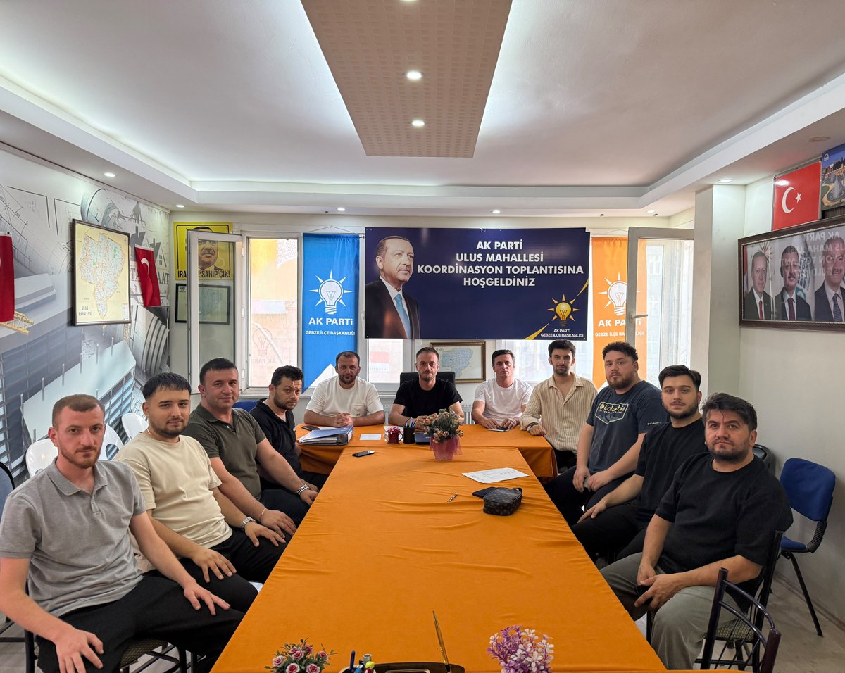 seyfierdem88's tweet photo. Teşkilat Başkanımız Eyüp Özer ve İlçe Yöneticimiz Erdi Açıkgöz ile birlikte haftalık iletişim toplantımızı tamamladık. Birlik ve beraberlik içinde, verimli bir toplantıyı geride bıraktık. Durmak yok, çalışmaya devam! https://t.co/346EqTKD1Y