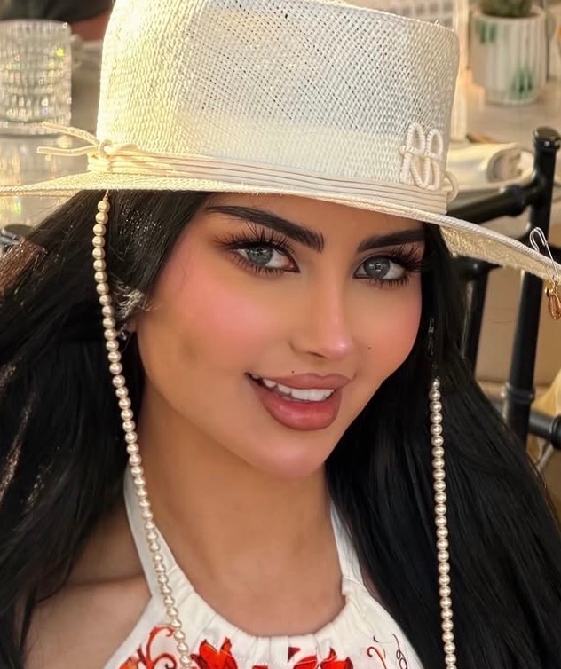 GoldenDose's tweet photo. متداول: 

ملامح ملكة كابلي بعد أحدث إجراء تجميلي خضعت له لإضافة الغمازة 👀❤️. https://t.co/TaU3113N13