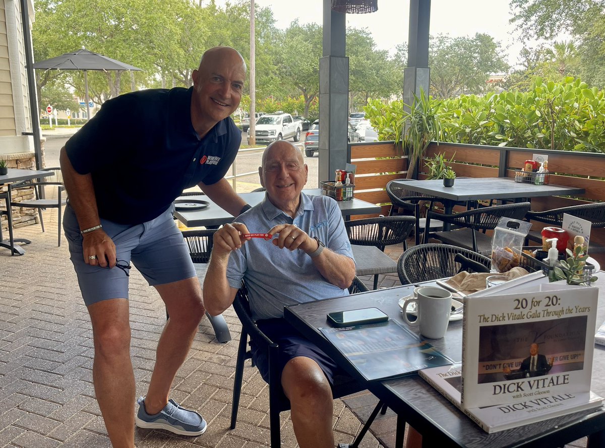 CoachLabRoy's tweet photo. @DickieV Great to hear!  Still praying for your continued recovery. 🙏🏼🙏🏼🙏🏼 https://t.co/BjWSPDIlkt
